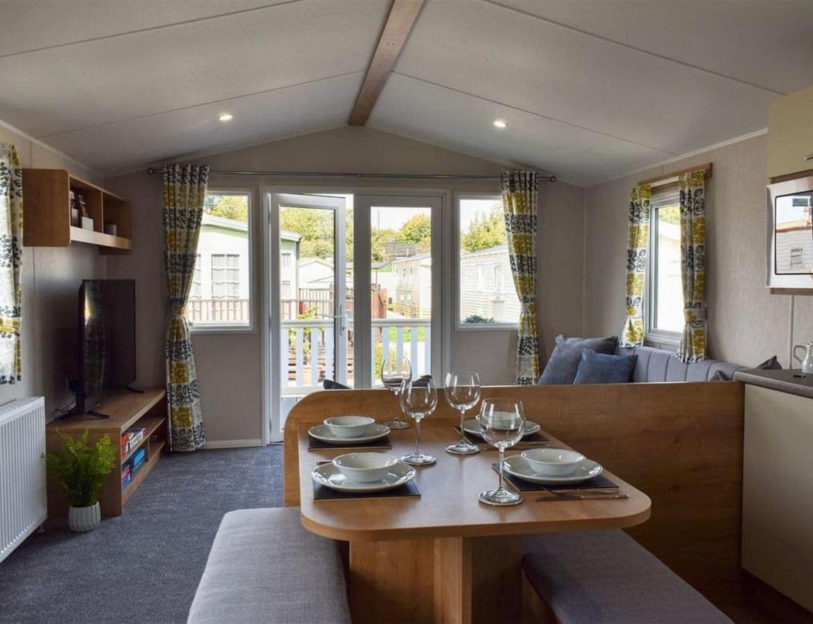 Holiday home Brand New 2 Bedroom Perfect For Families *